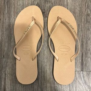 BRAND NEW Havaianas Gold Thong Flip Flops